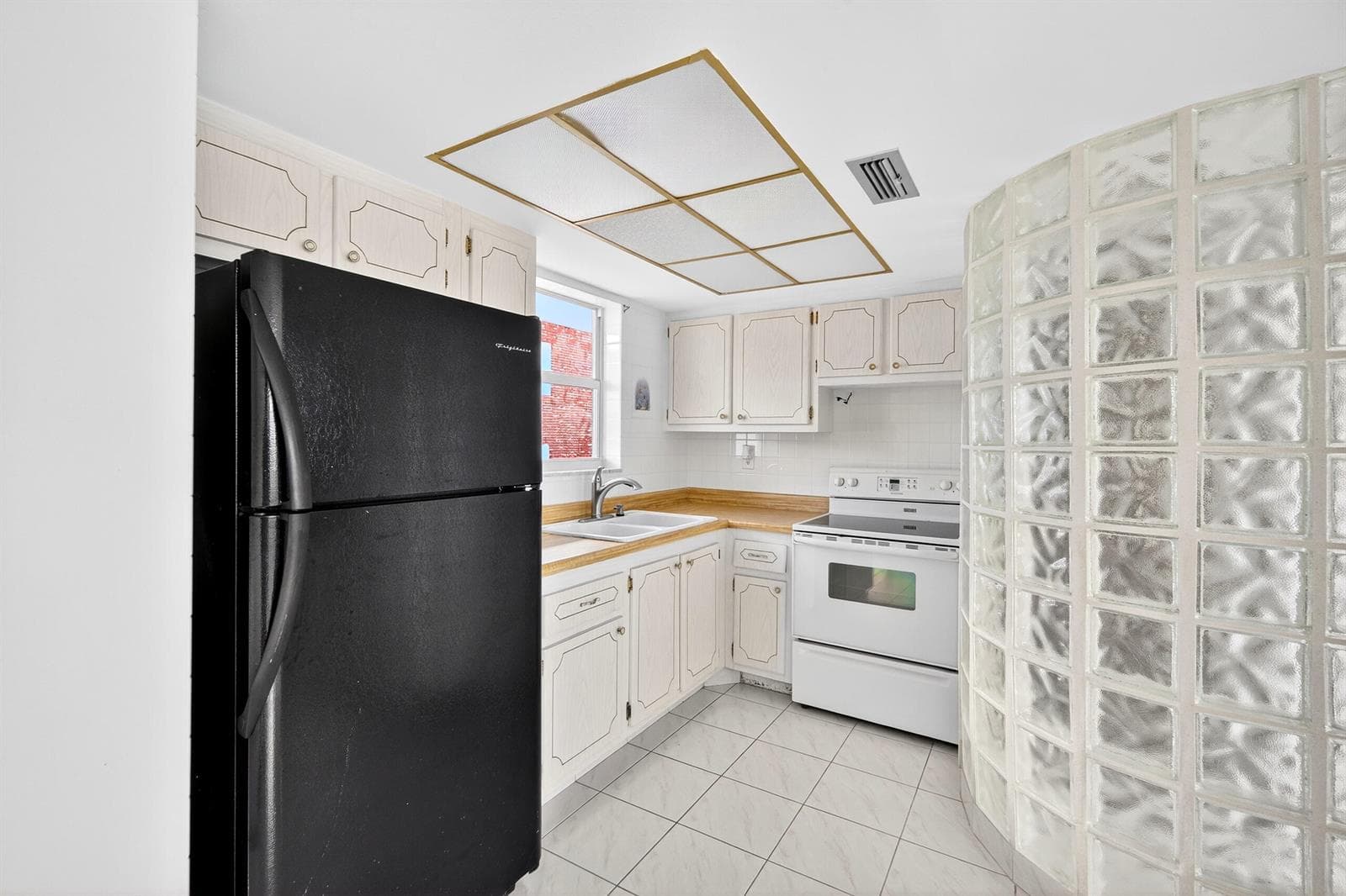 1820 New Palm Way 306 photo 13