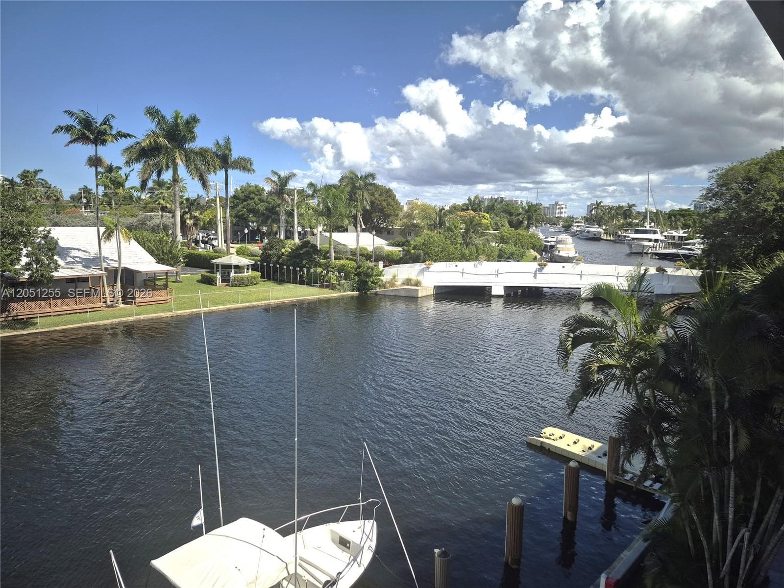 535 Hendricks Isle Apt 306 photo 1