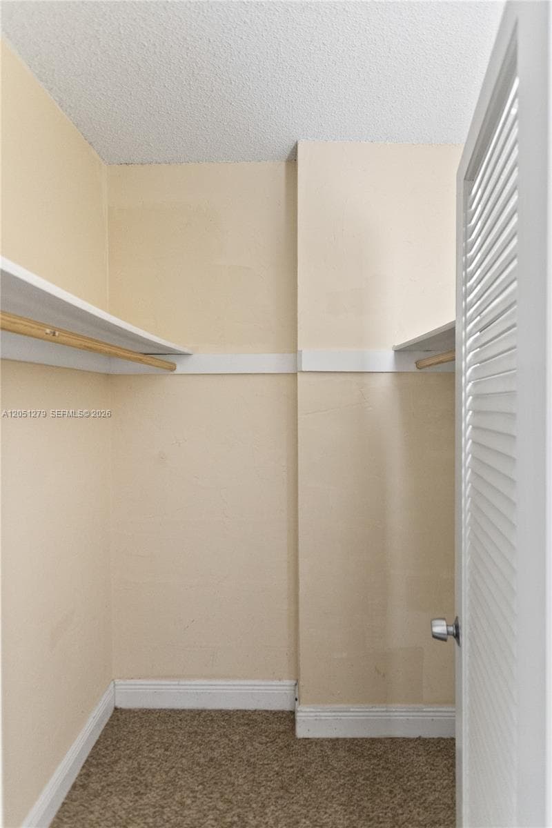 19390 Collins Ave 516 photo 10