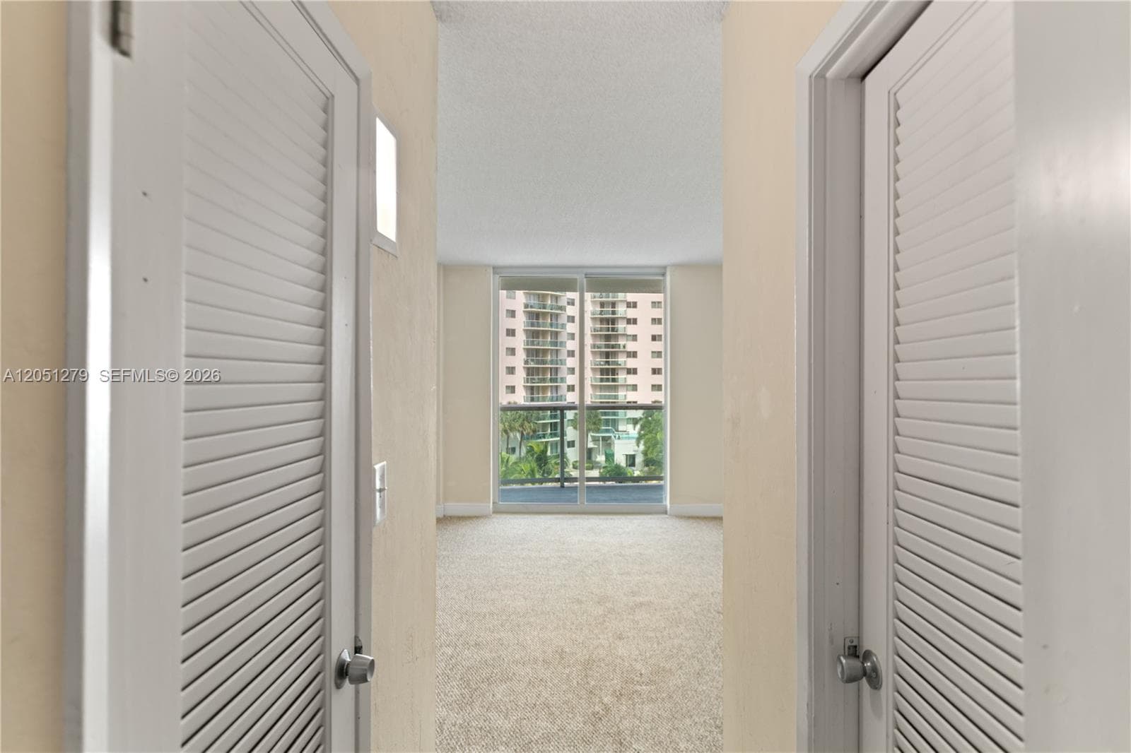 19390 Collins Ave 516 photo 21