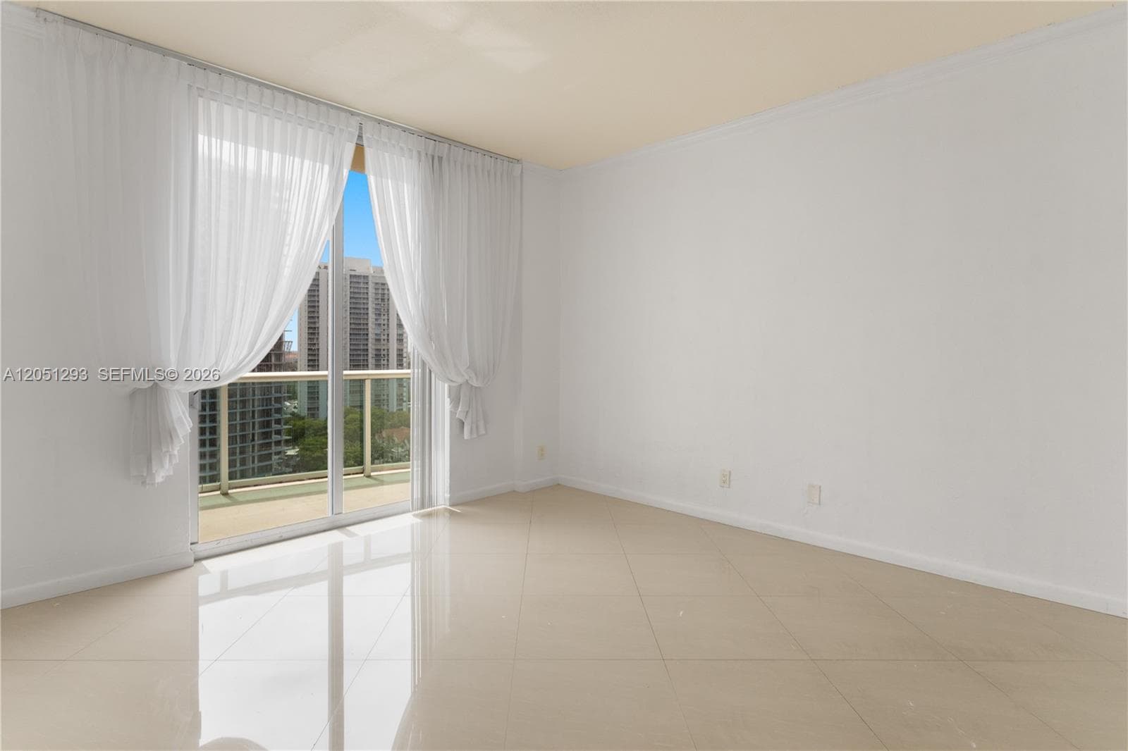 19390 Collins Ave PH-17 photo 22