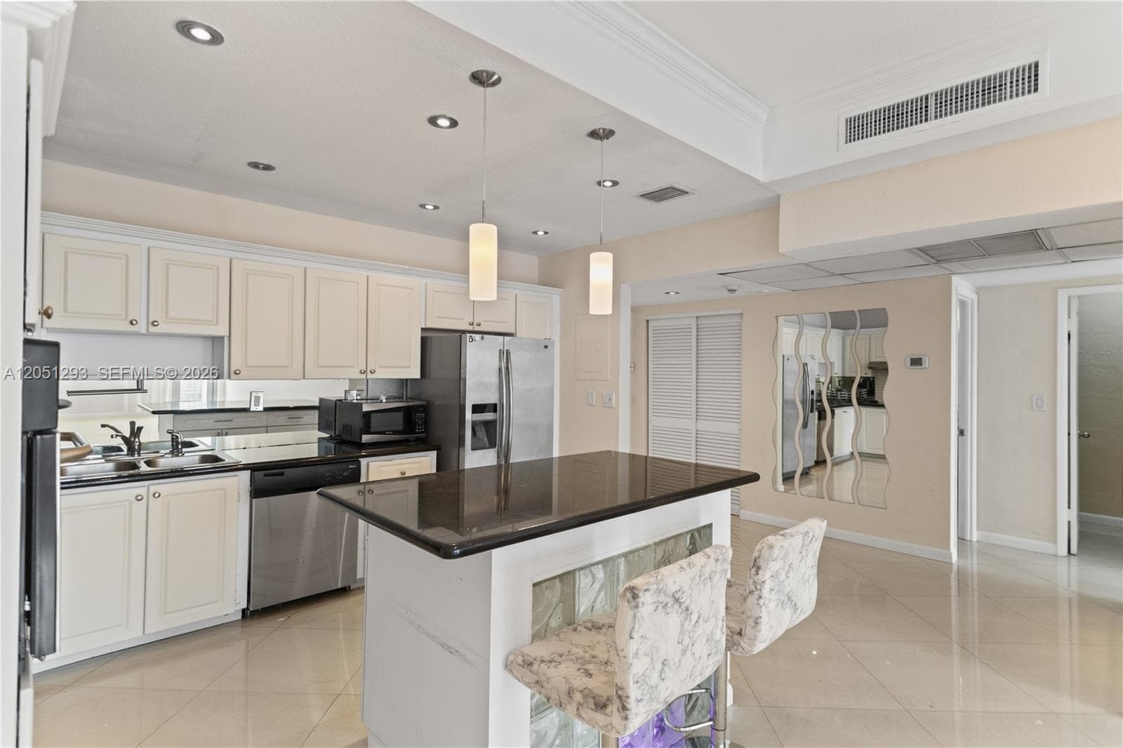 19390 Collins Ave PH-17 photo 8