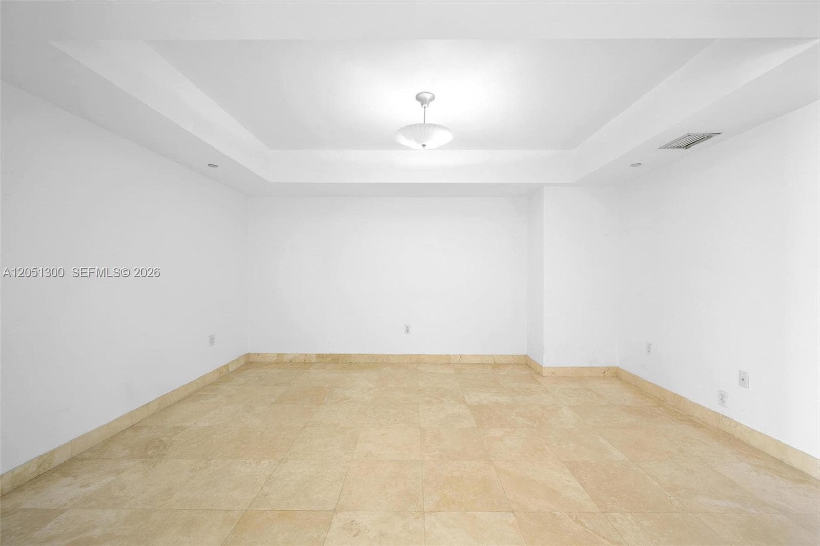 20201 E Country Club Dr 1502 photo 12