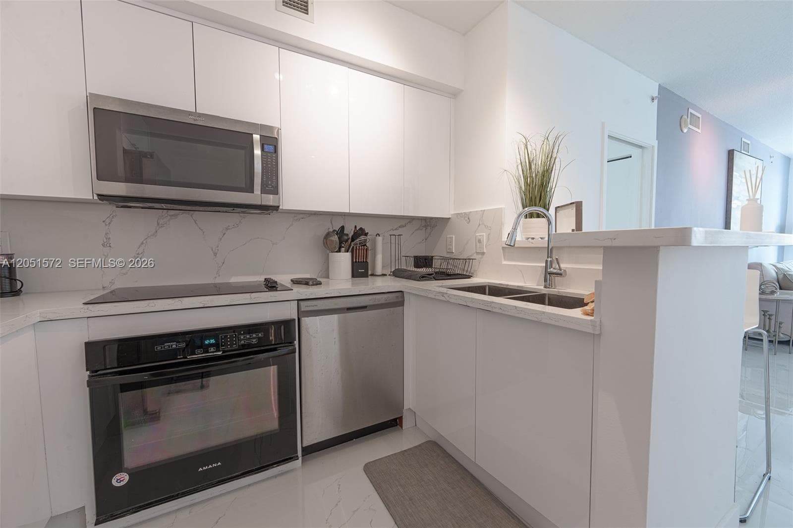 335 S Biscayne Blvd 1600 photo 5