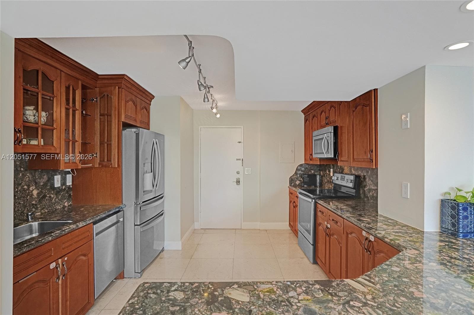 9800 W Bay Harbor Dr 309 photo 13