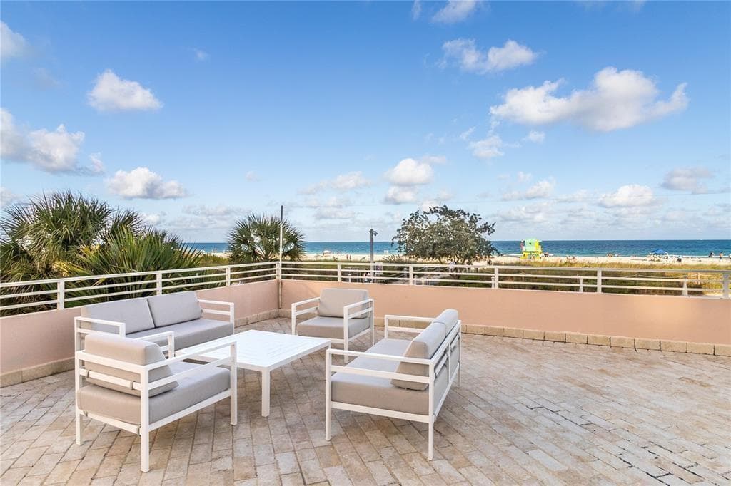 345 Ocean Drive 512 photo 3