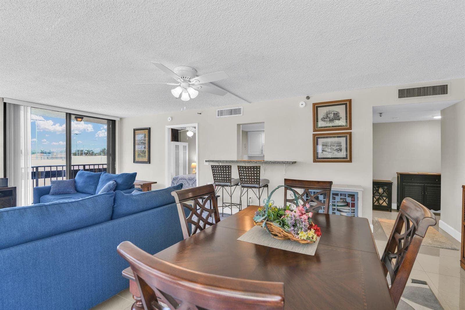 899 Jeffery Street 3010 photo 6