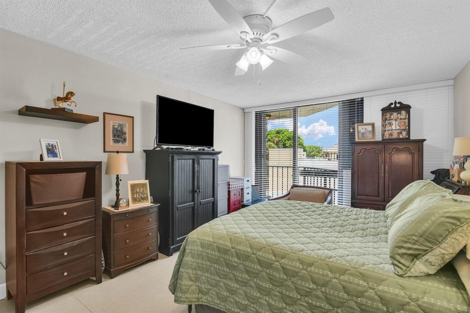 899 Jeffery Street 3010 photo 22