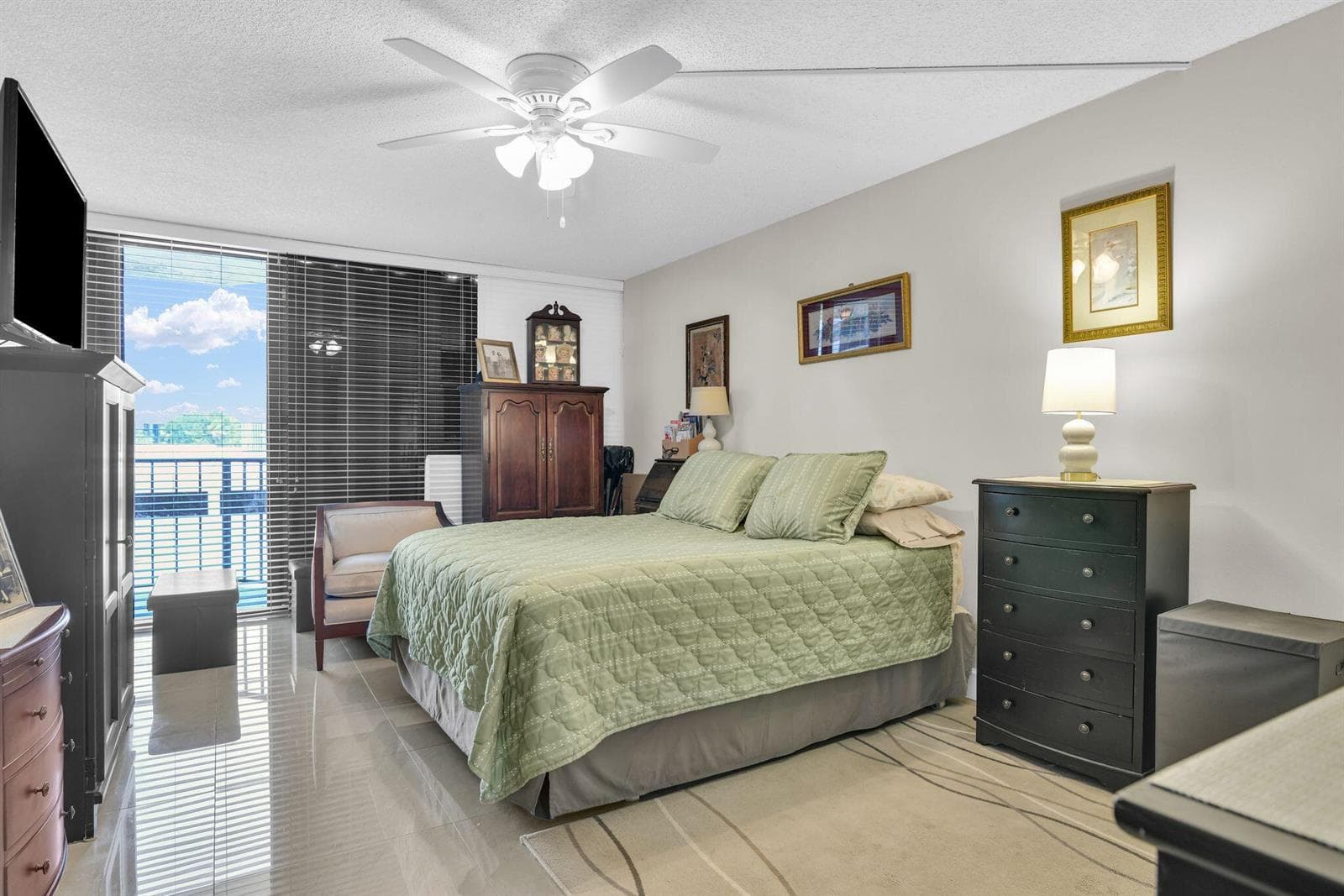 899 Jeffery Street 3010 photo 21