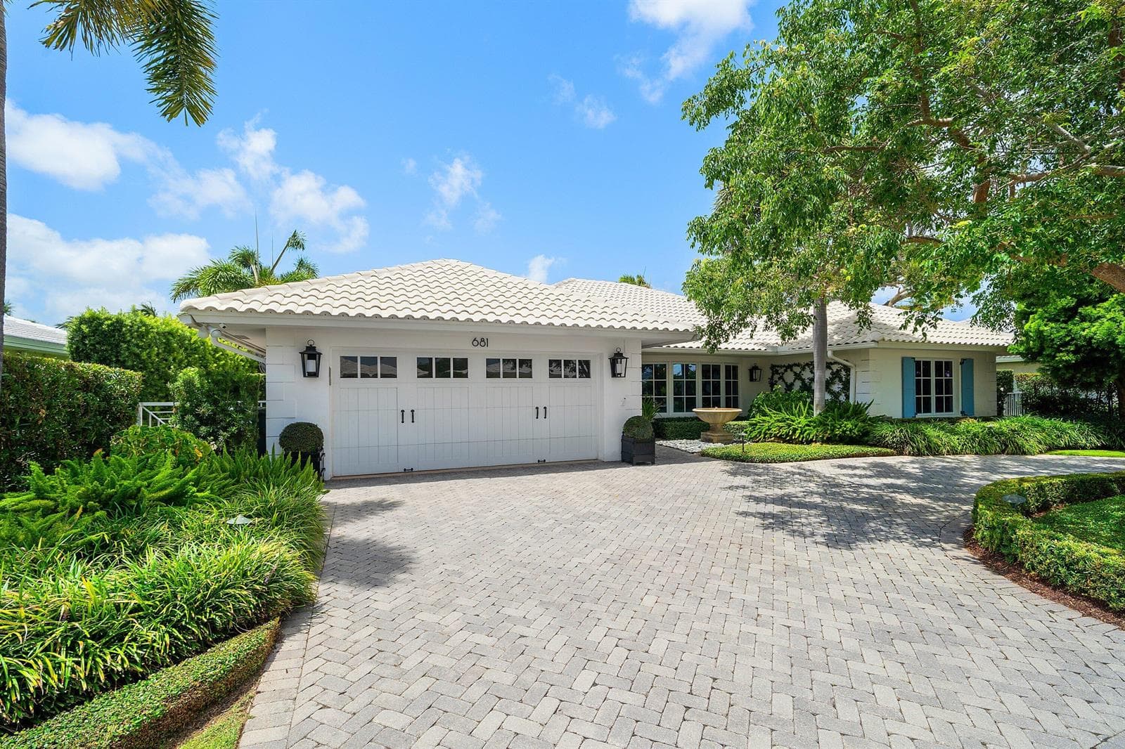 681 SW Elm Tree 5