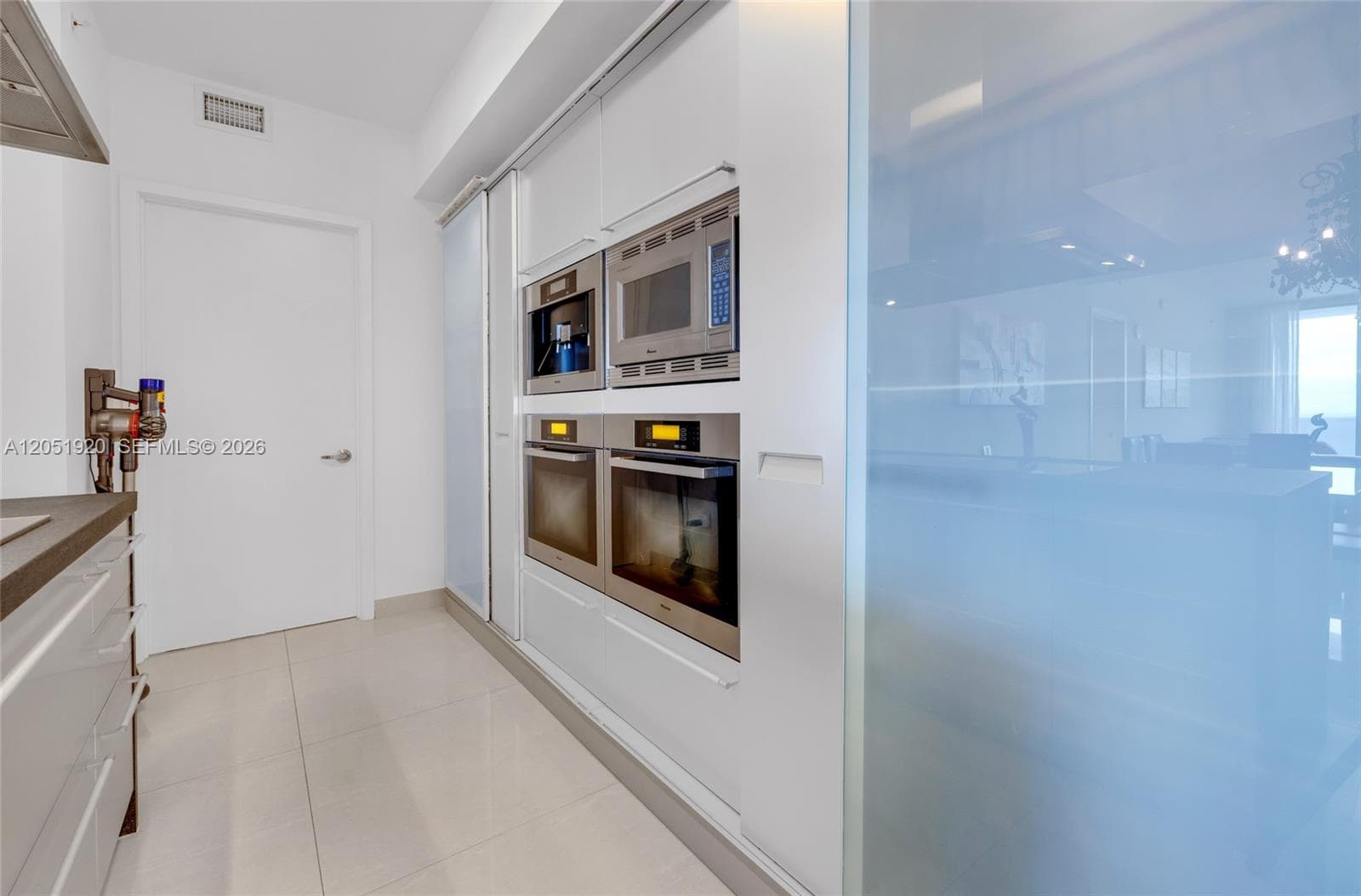 18201 Collins Ave 902 photo 16