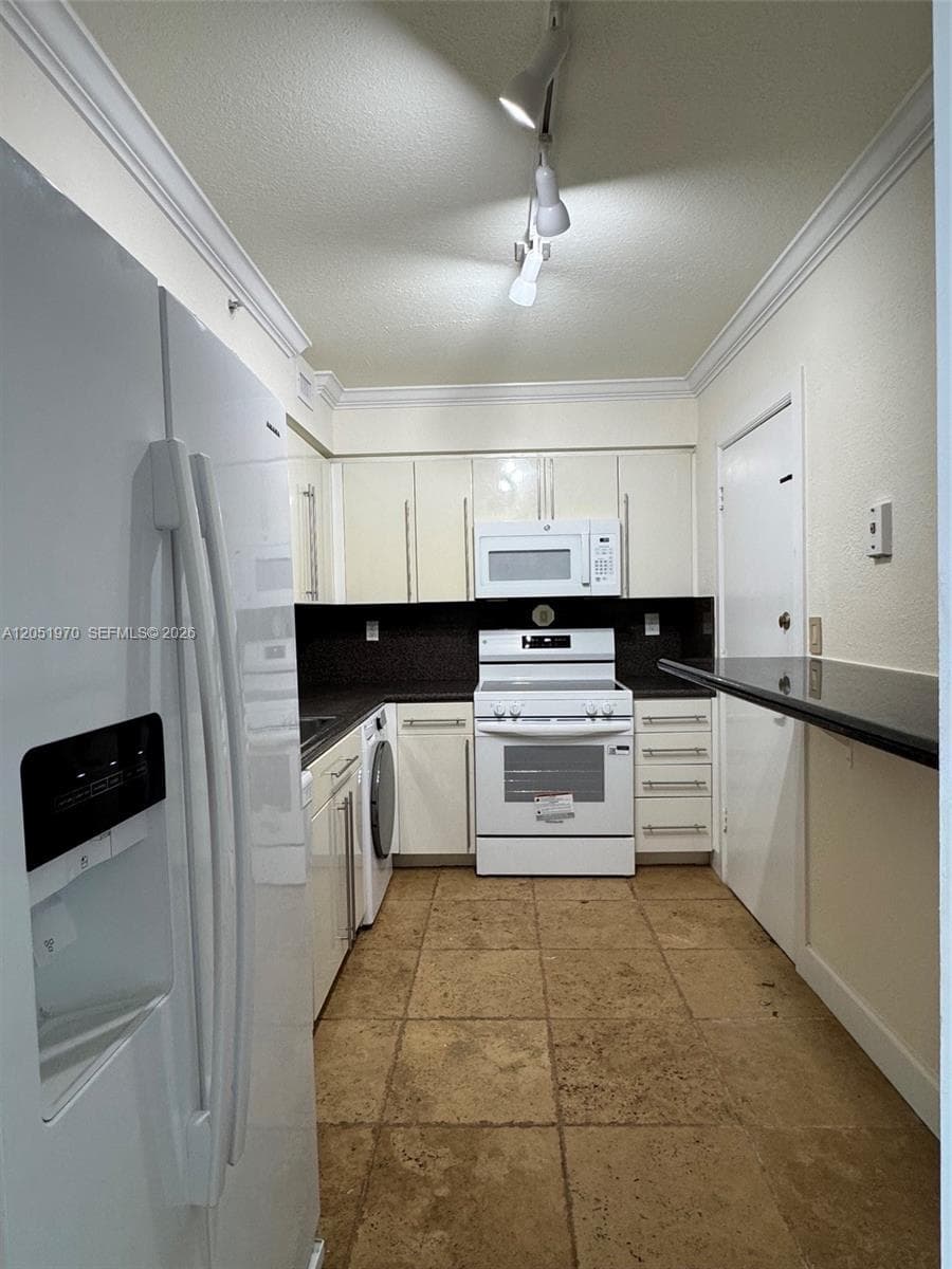 2501 S Ocean Dr 921 photo 13