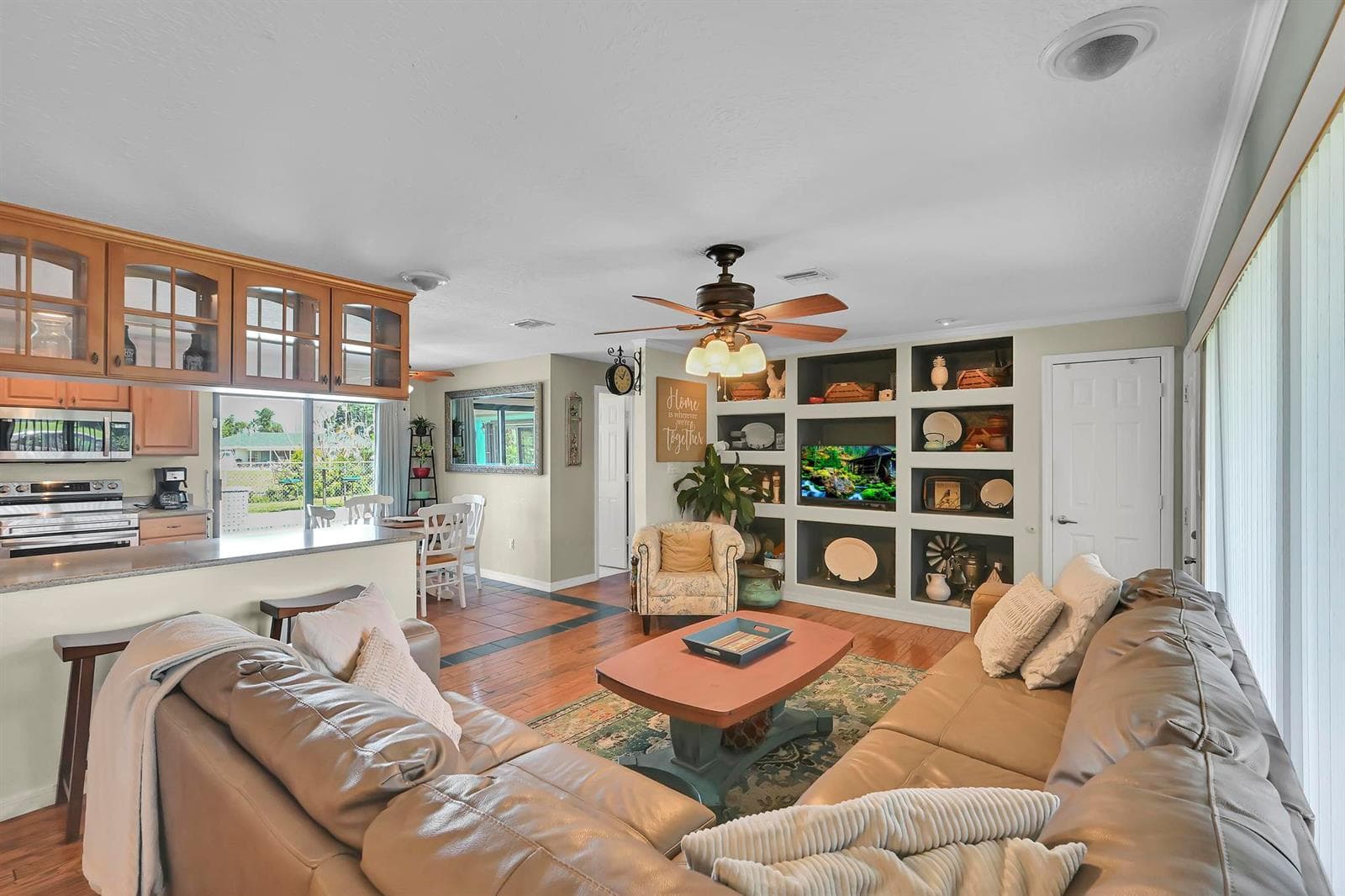 220 Riomar Drive photo 13
