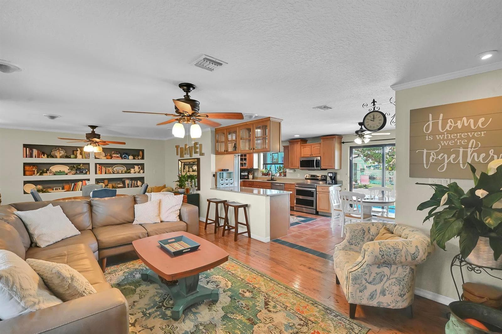 220 Riomar Drive photo 10