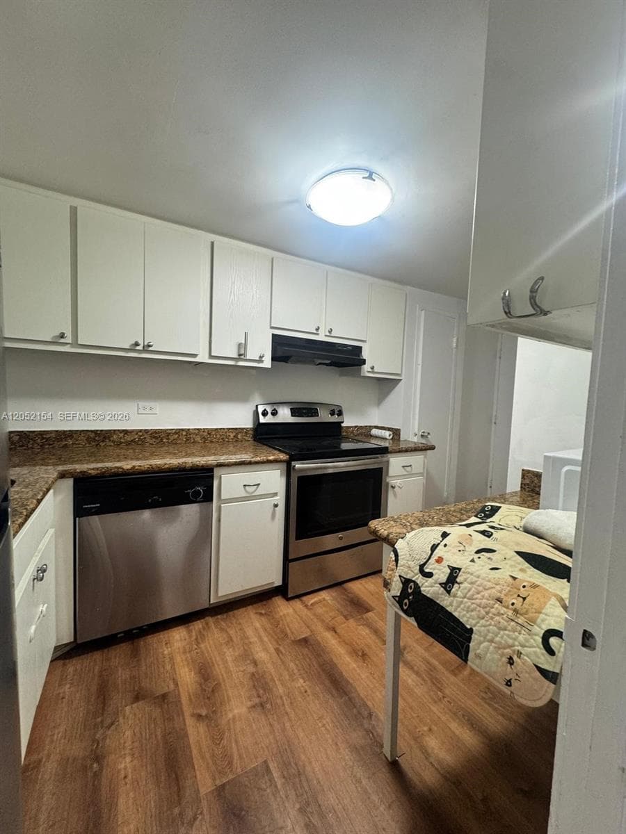 905 Brickell Bay Dr 623 photo 18