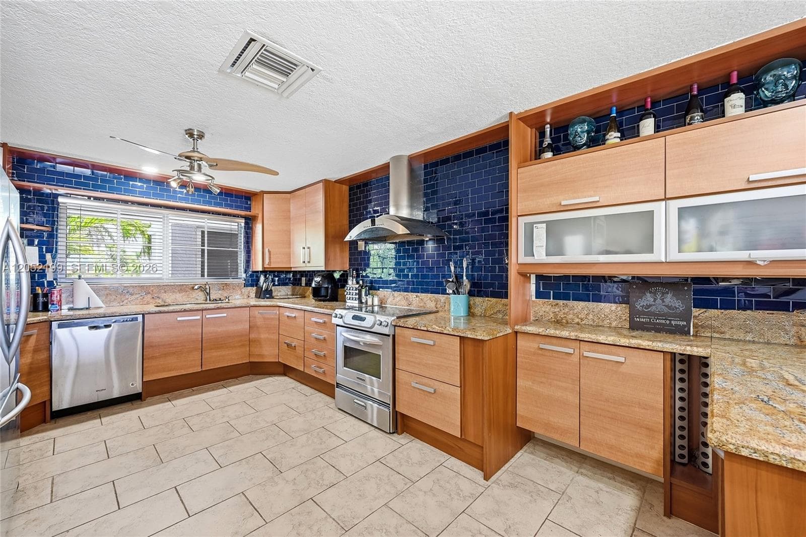 801 Palm Trl 10 photo 9