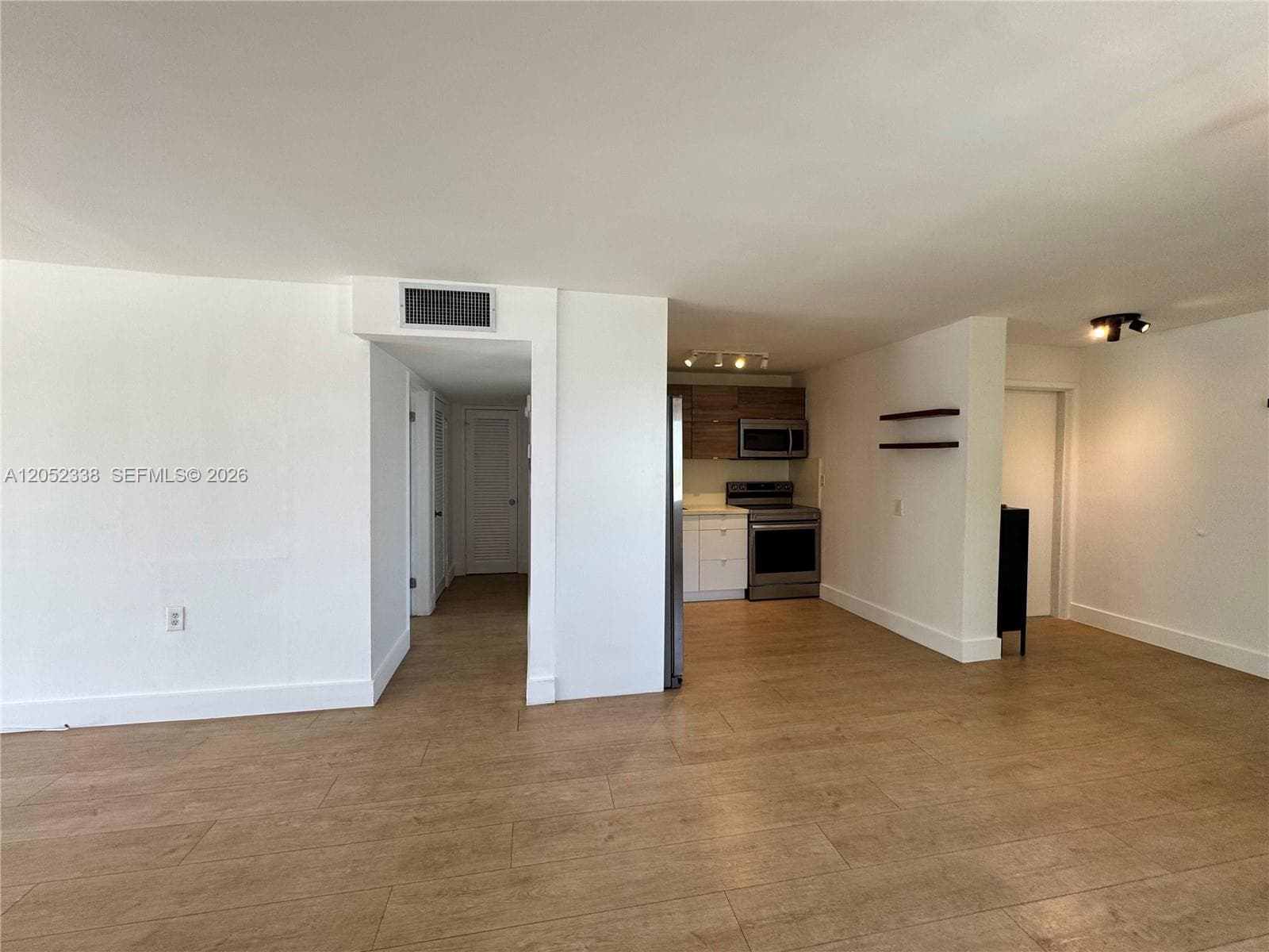 1631 NE 114th St 307 photo 13