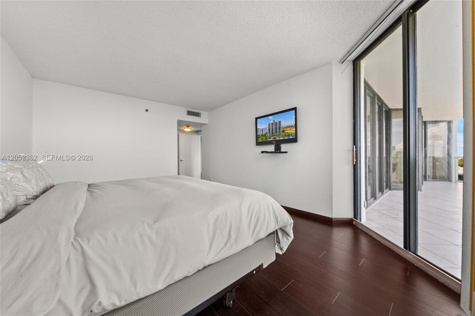 3598 Yacht Club Dr 601+DEN photo 22