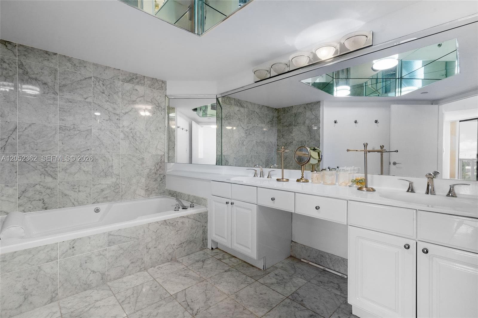 3598 Yacht Club Dr 601+DEN photo 25