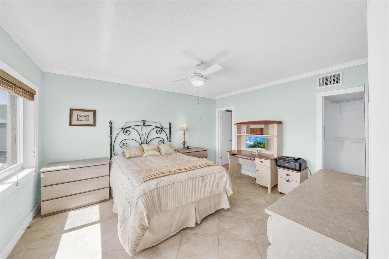 711 NE Harbour Terrace 409 photo 17