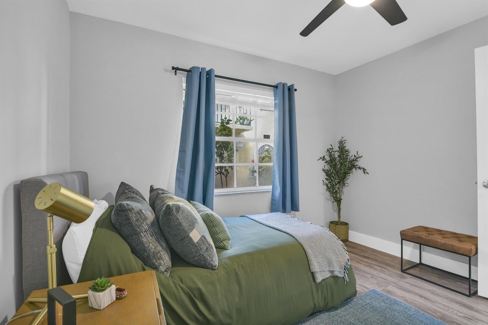 1030 Lake Shore Drive 103 photo 13