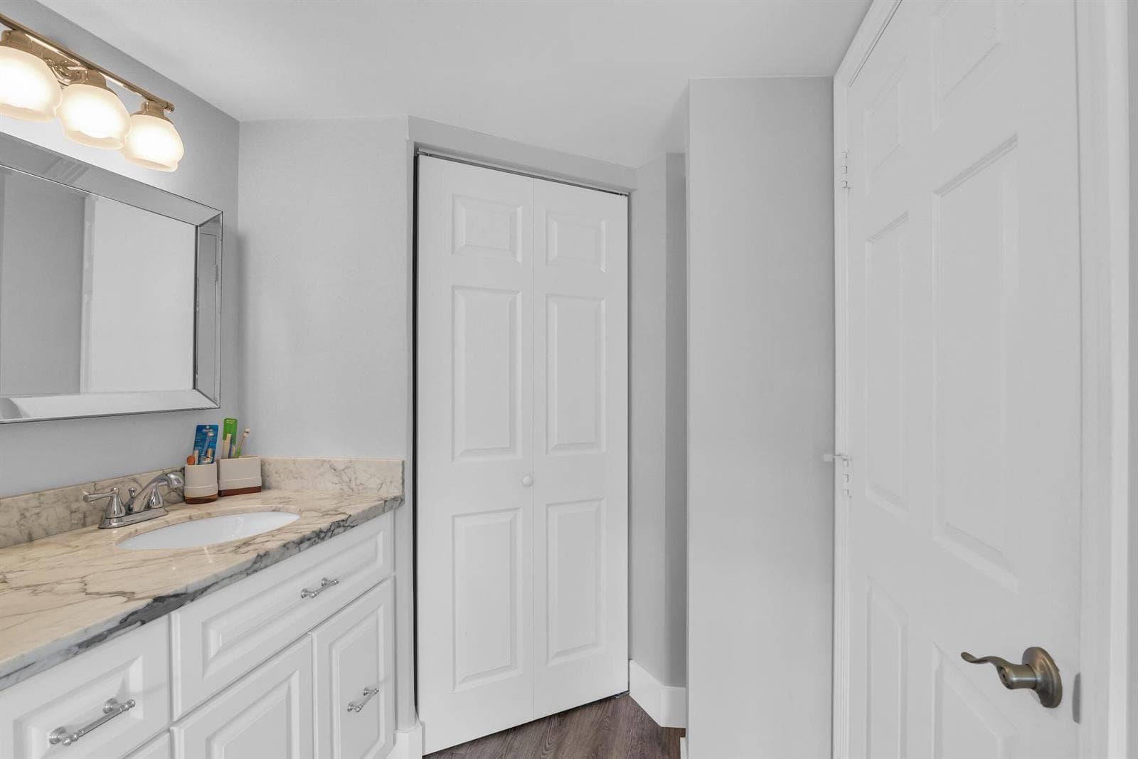 1030 Lake Shore Drive 103 photo 12