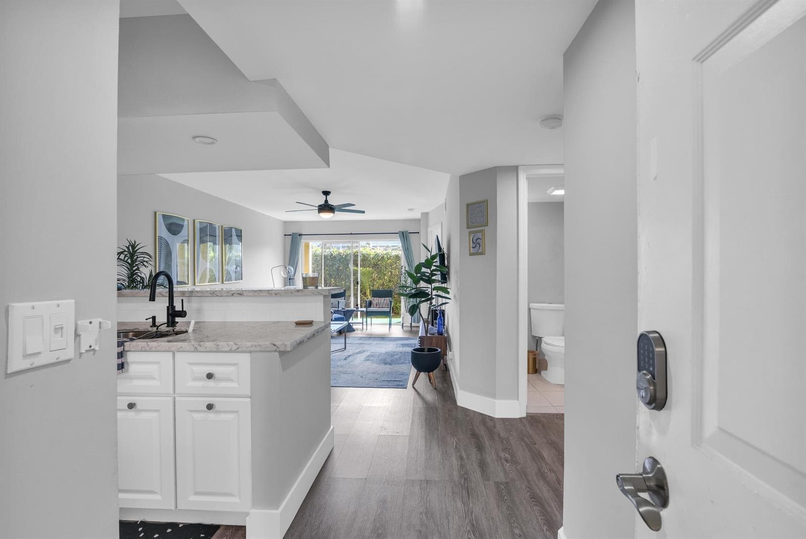 1030 Lake Shore Drive 103 photo 5
