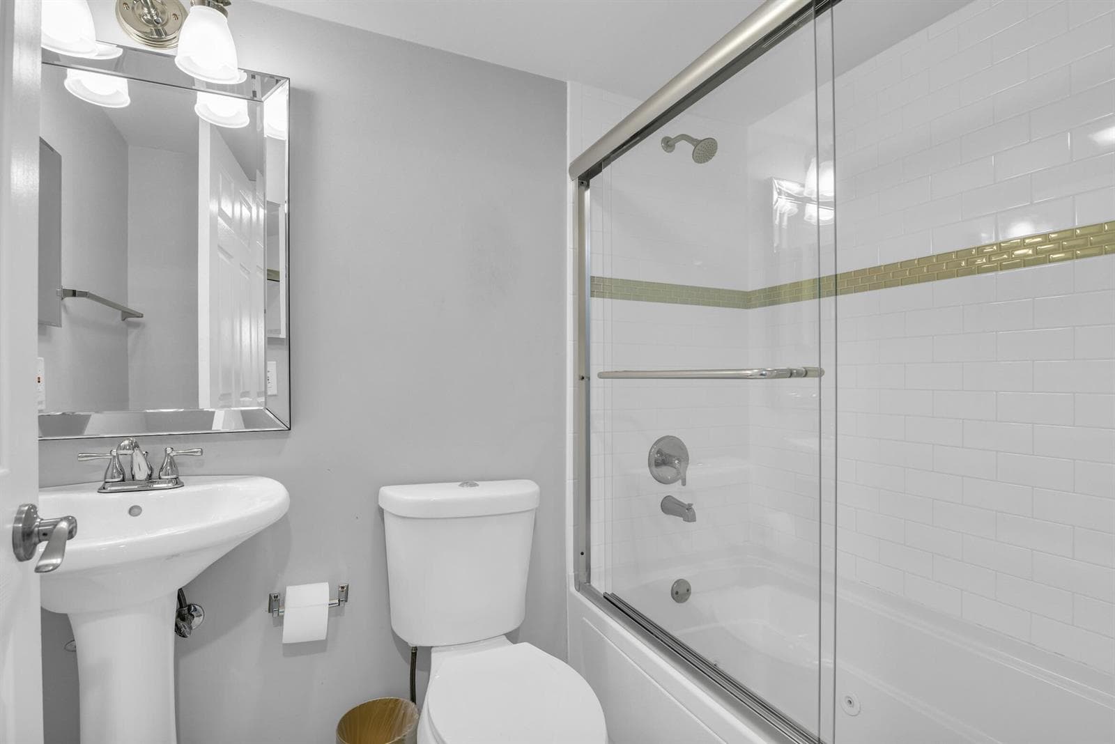 1030 Lake Shore Drive 103 photo 14