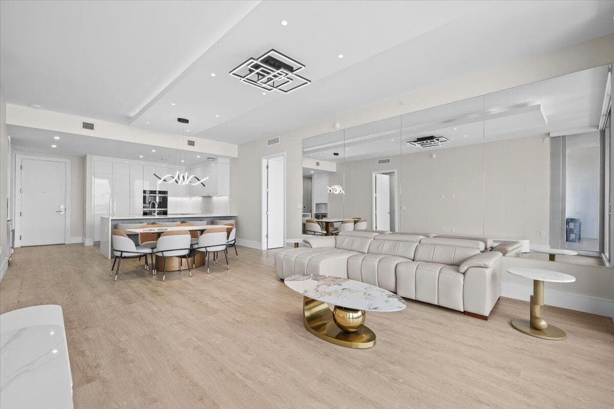 220 Lake Shore Drive 917 photo 17