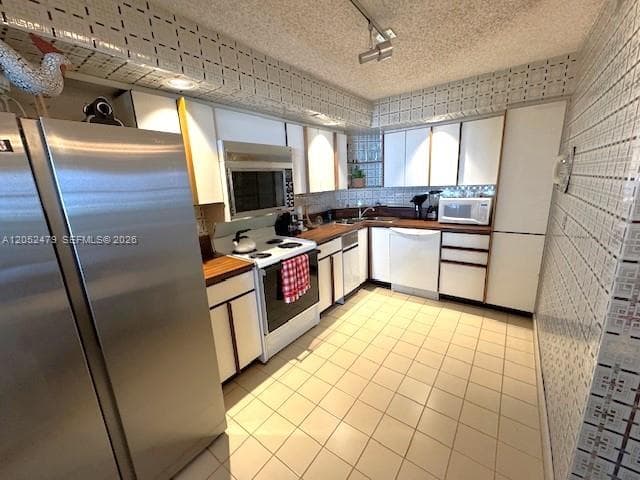 6423 Collins Ave 809 photo 8