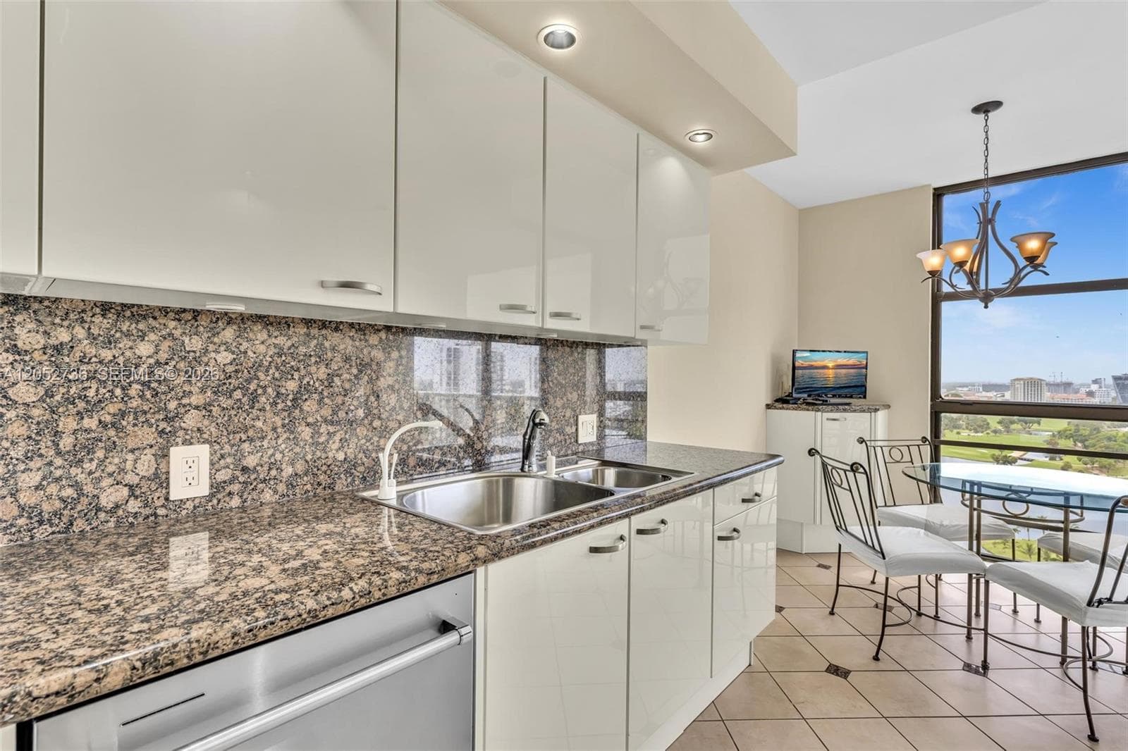 20281 E Country Club Dr 1907 photo 16
