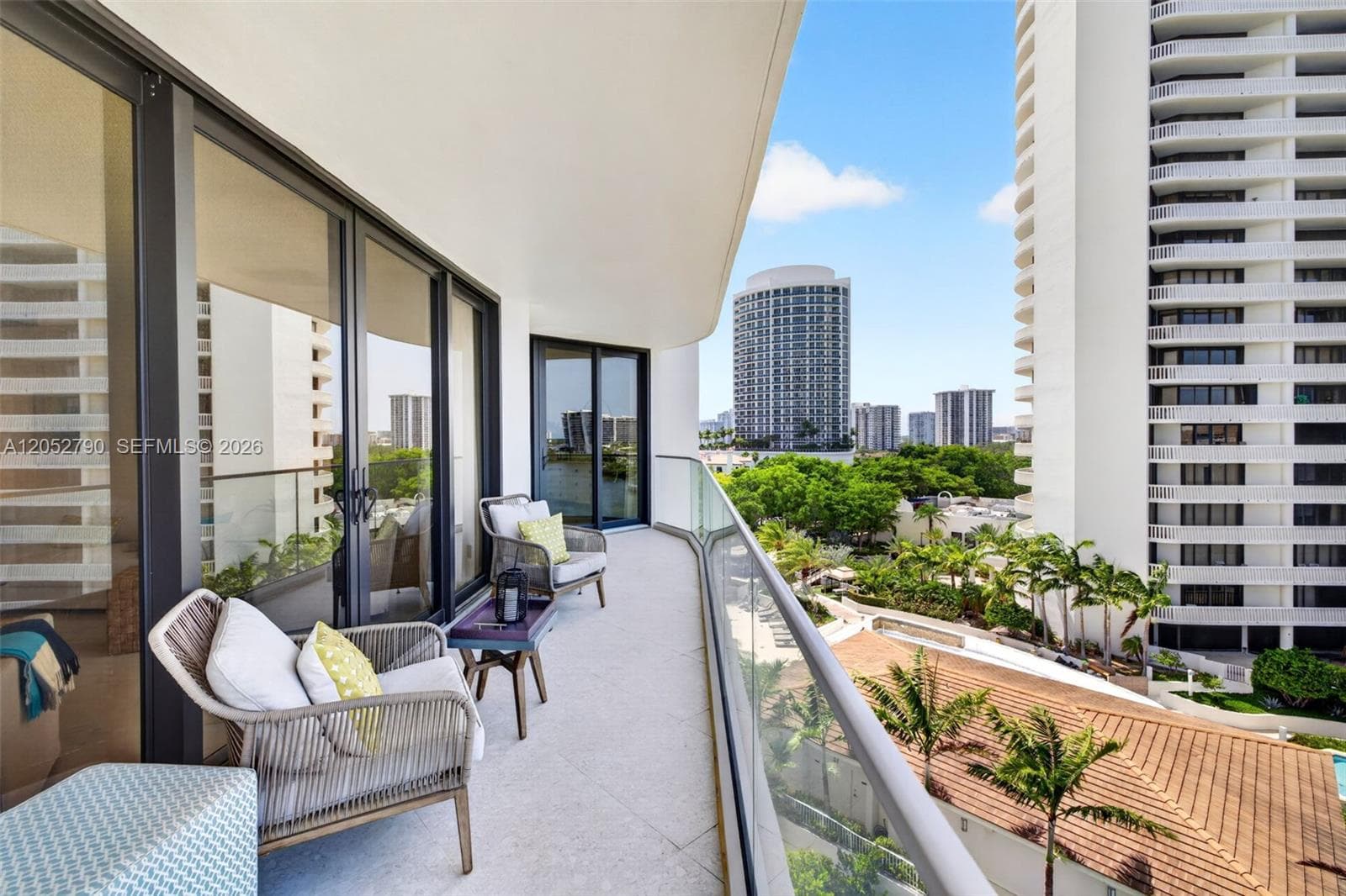 2800 ISLAND BL 904 photo 18