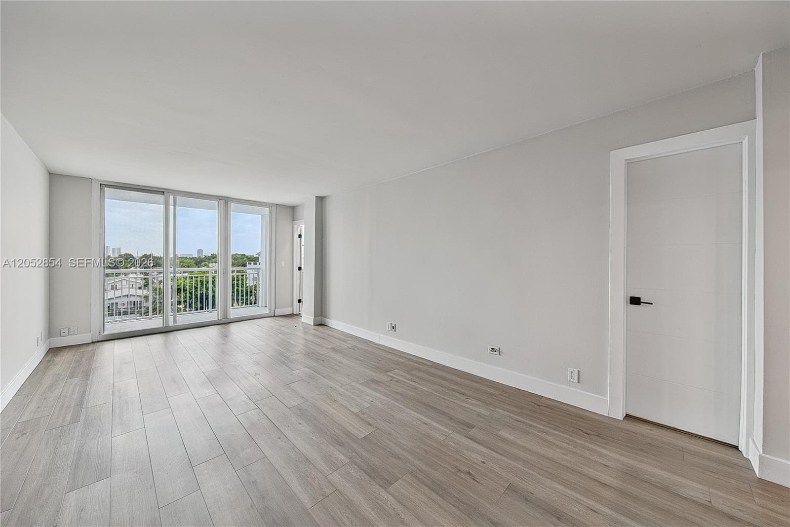 155 Isle Of Venice Dr 602 photo 2