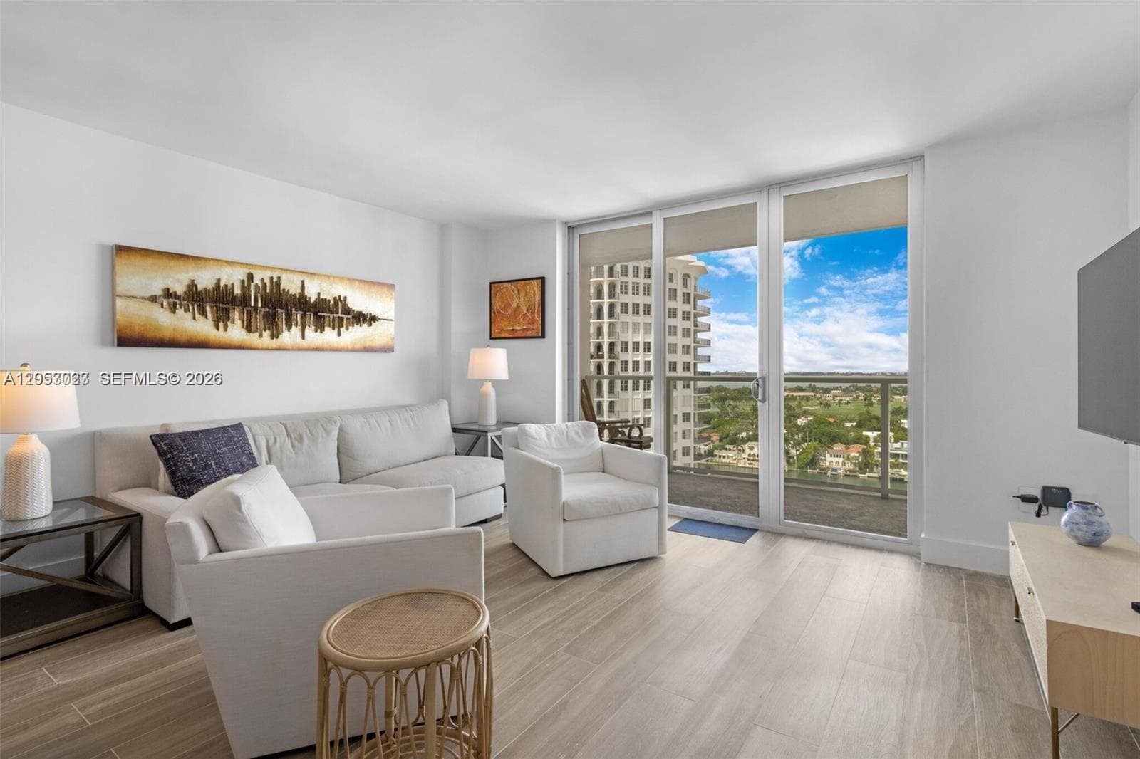 5701 Collins Ave 1707 photo 4