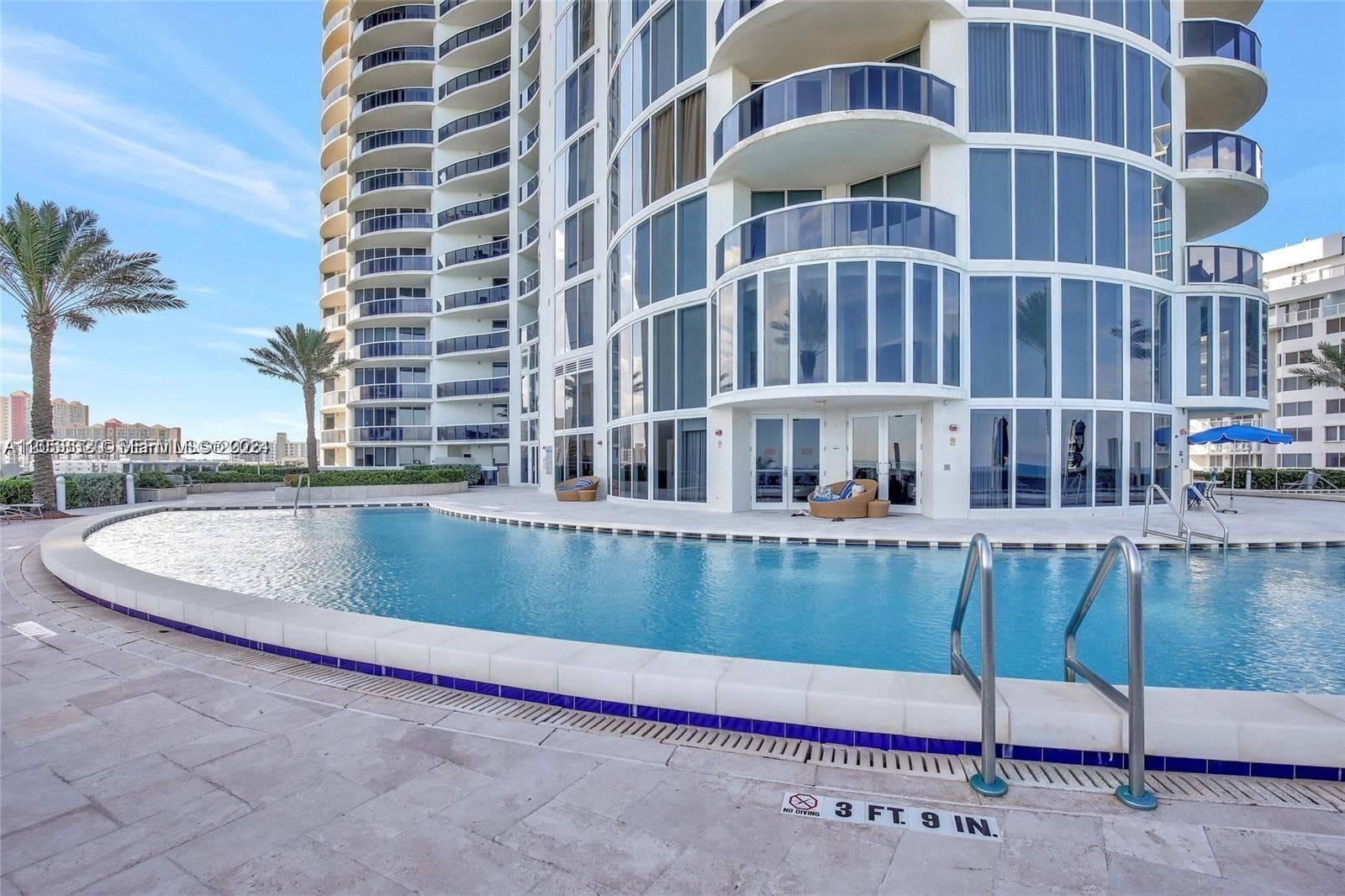 17201 Collins Ave 2502 photo 3