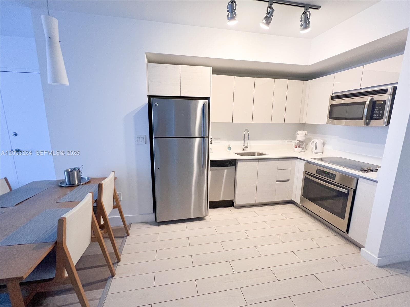 2602 E Hallandale Beach Blvd R1503 photo 25
