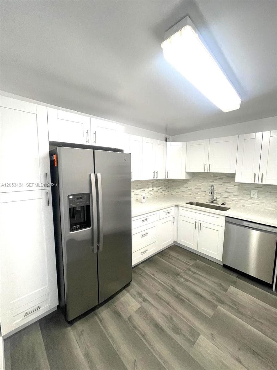 2450 NE 135th St 209 photo 9