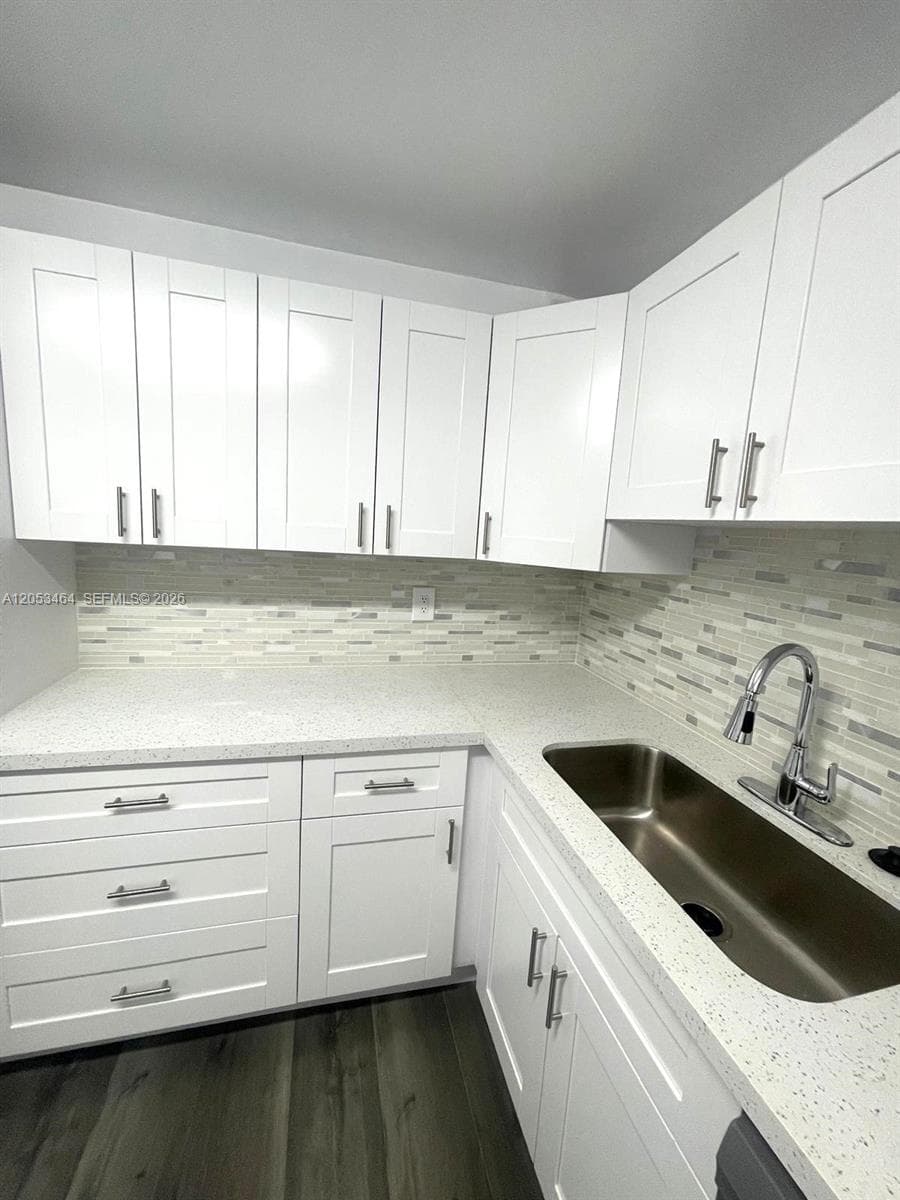 2450 NE 135th St 209 photo 10