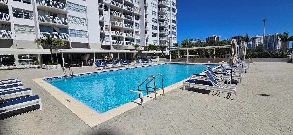 18071 Biscayne Blvd 1402 photo 14