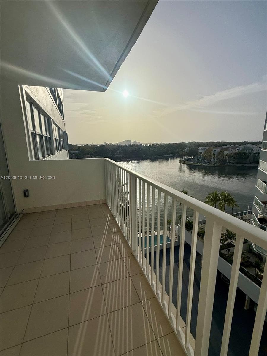5838 Collins Ave 7E photo 2
