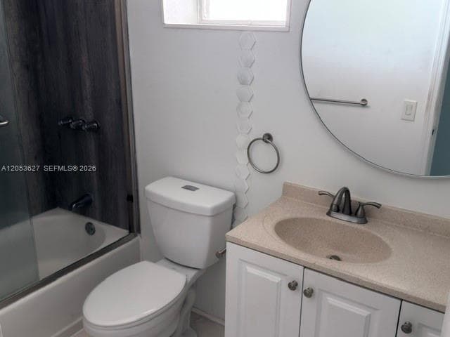 462 Golden Isles Dr 203 photo 8