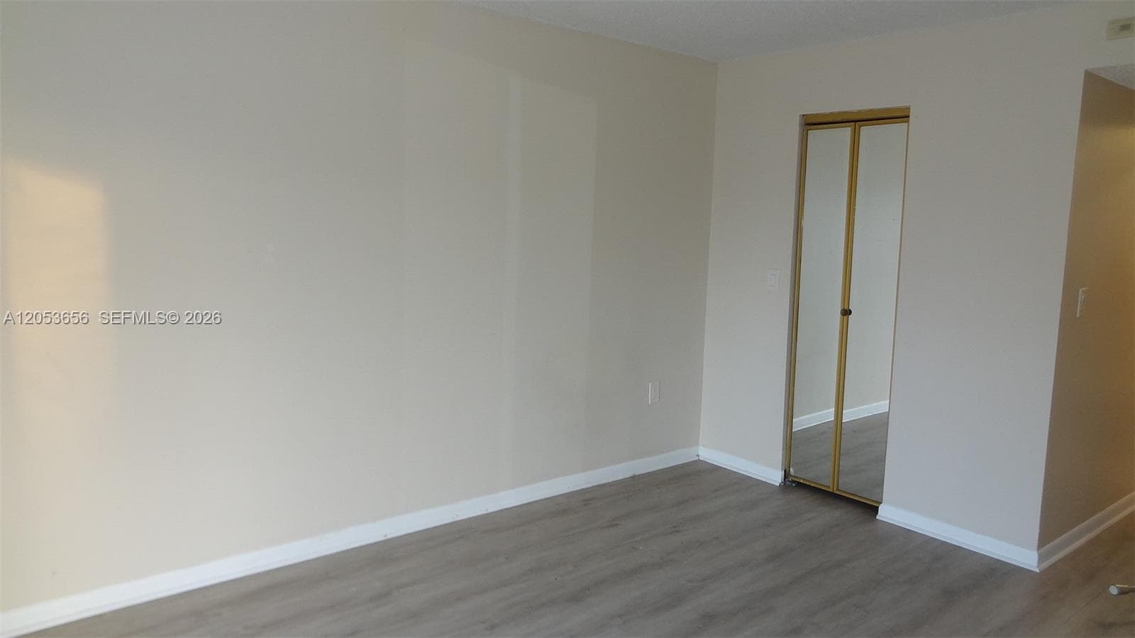 3527 NE 168th St 407 photo 6
