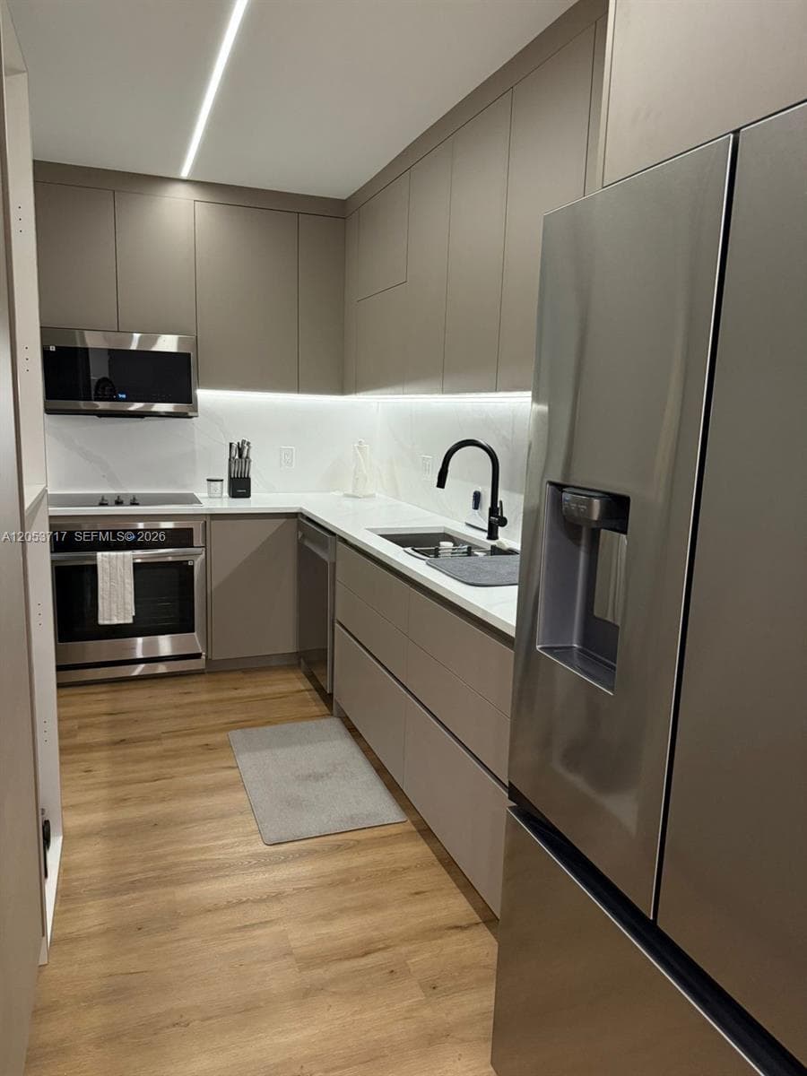 10185 Collins Ave 1220 photo 13