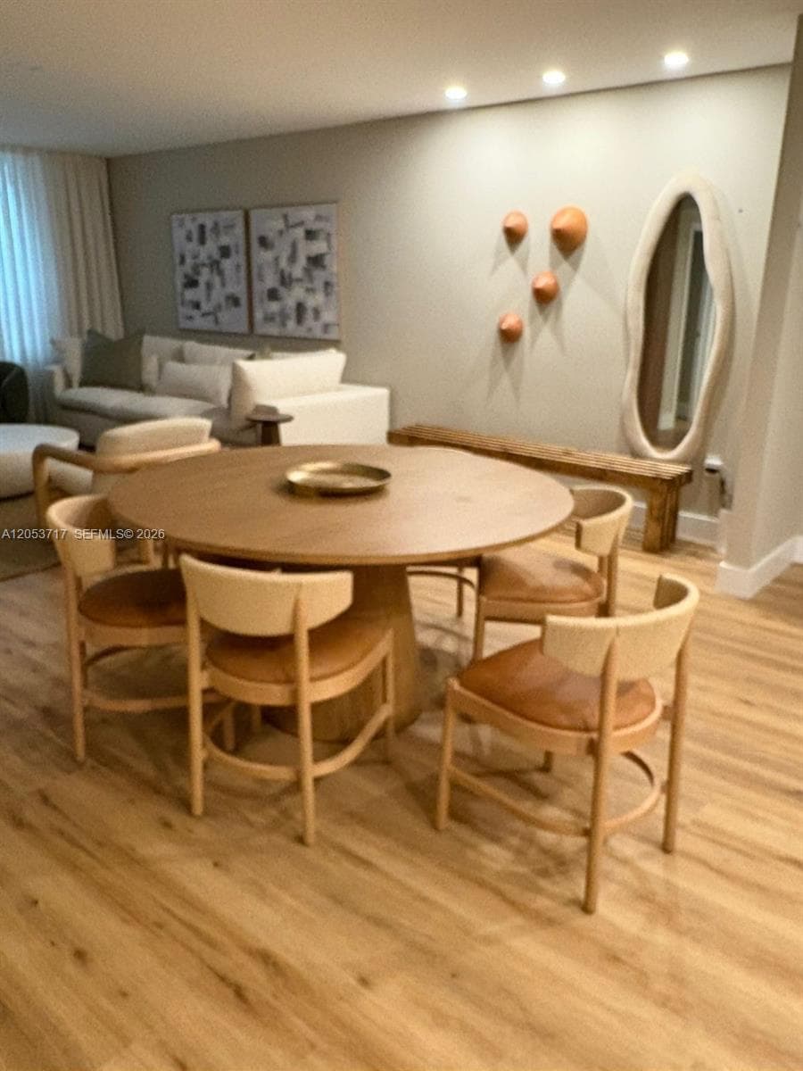 10185 Collins Ave 1220 photo 9