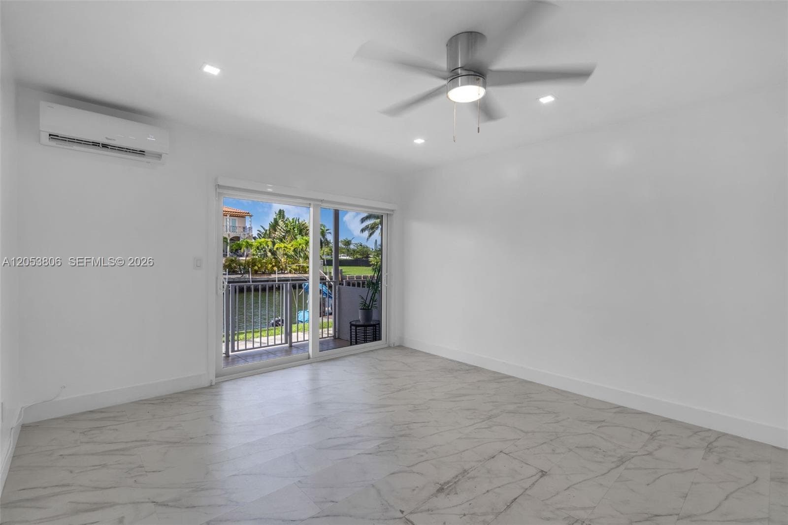 2225 NE 123rd St 102 photo 9