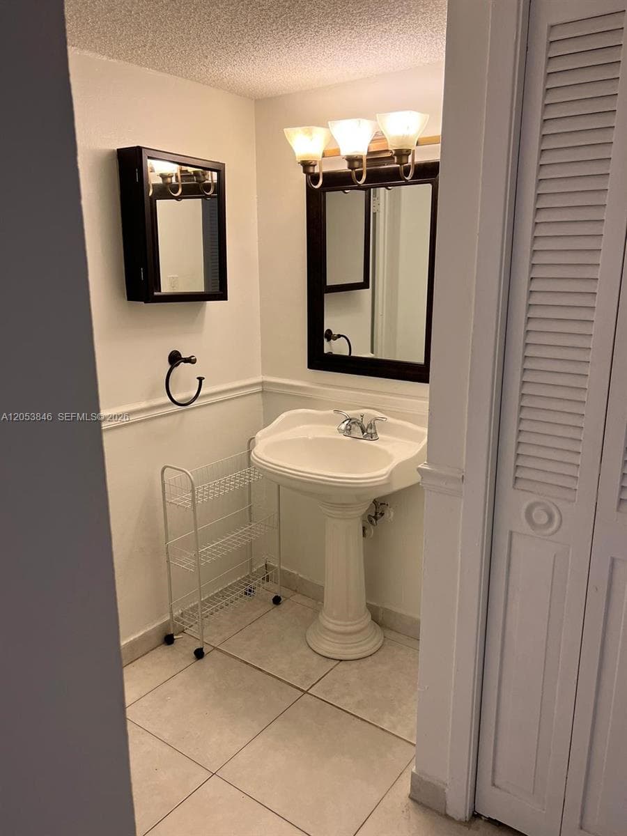 18061 Biscayne Blvd 1902 photo 8