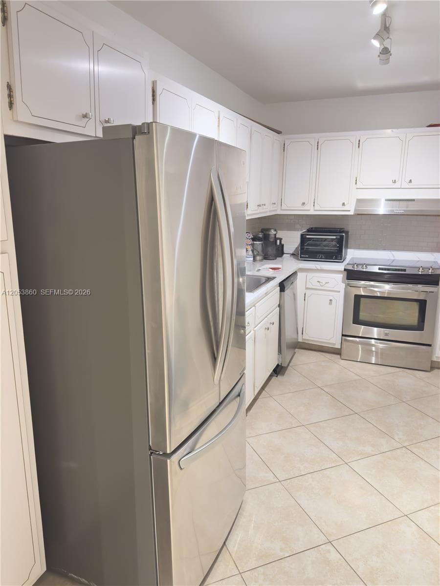 10185 Collins Ave 202 photo 20