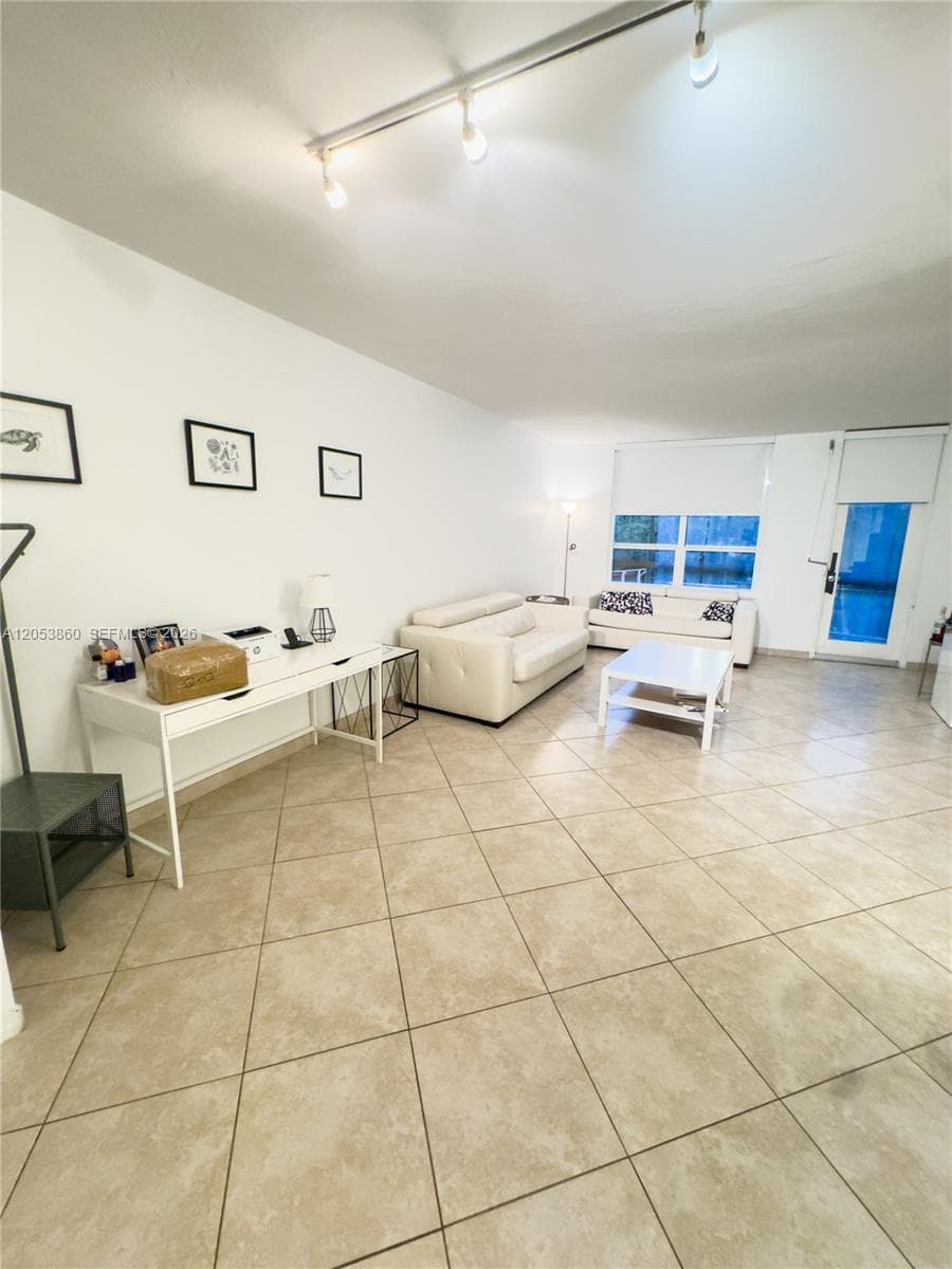 10185 Collins Ave 202 photo 15