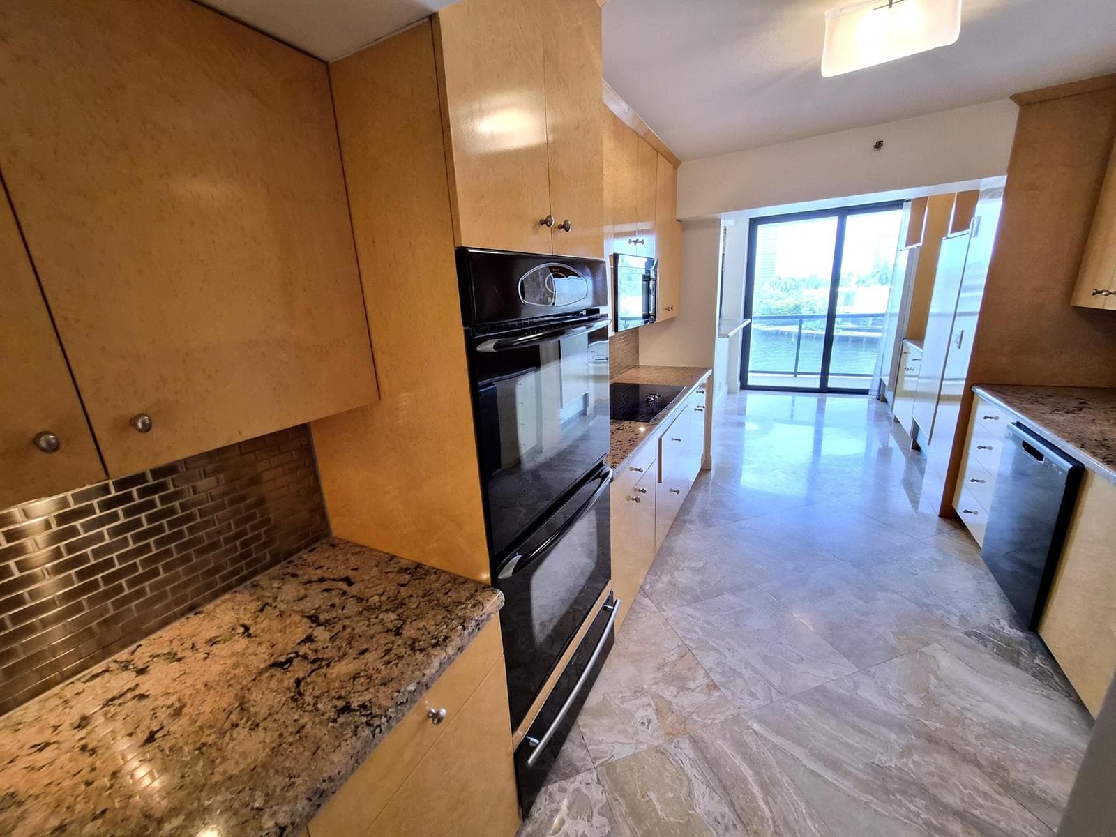 19667 Turnberry Way 4J photo 23
