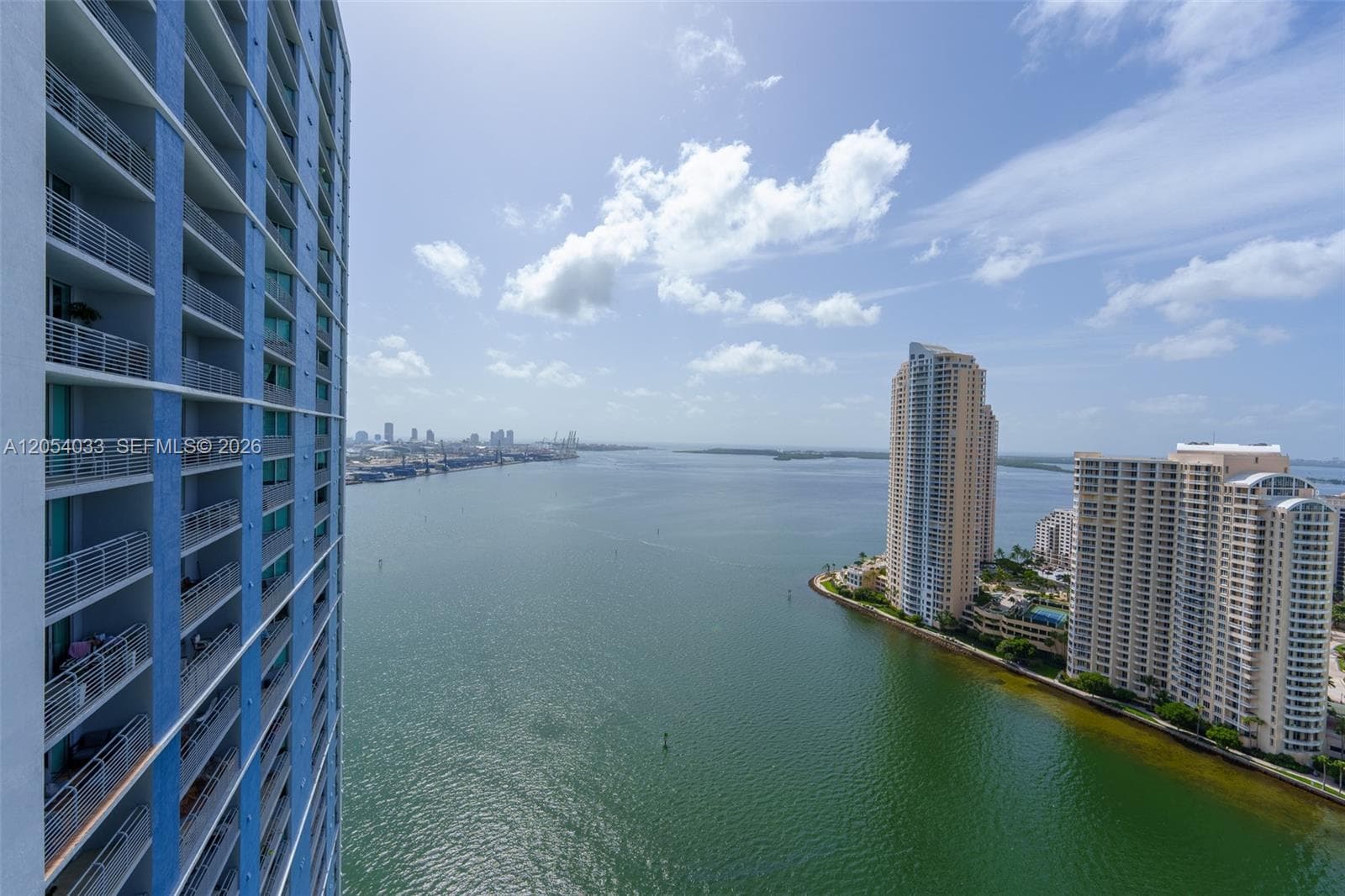 325 S Biscayne Blvd 3326 photo 2